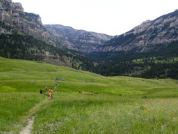 Looking back at runners climbing up from the Tongue River Canyon.